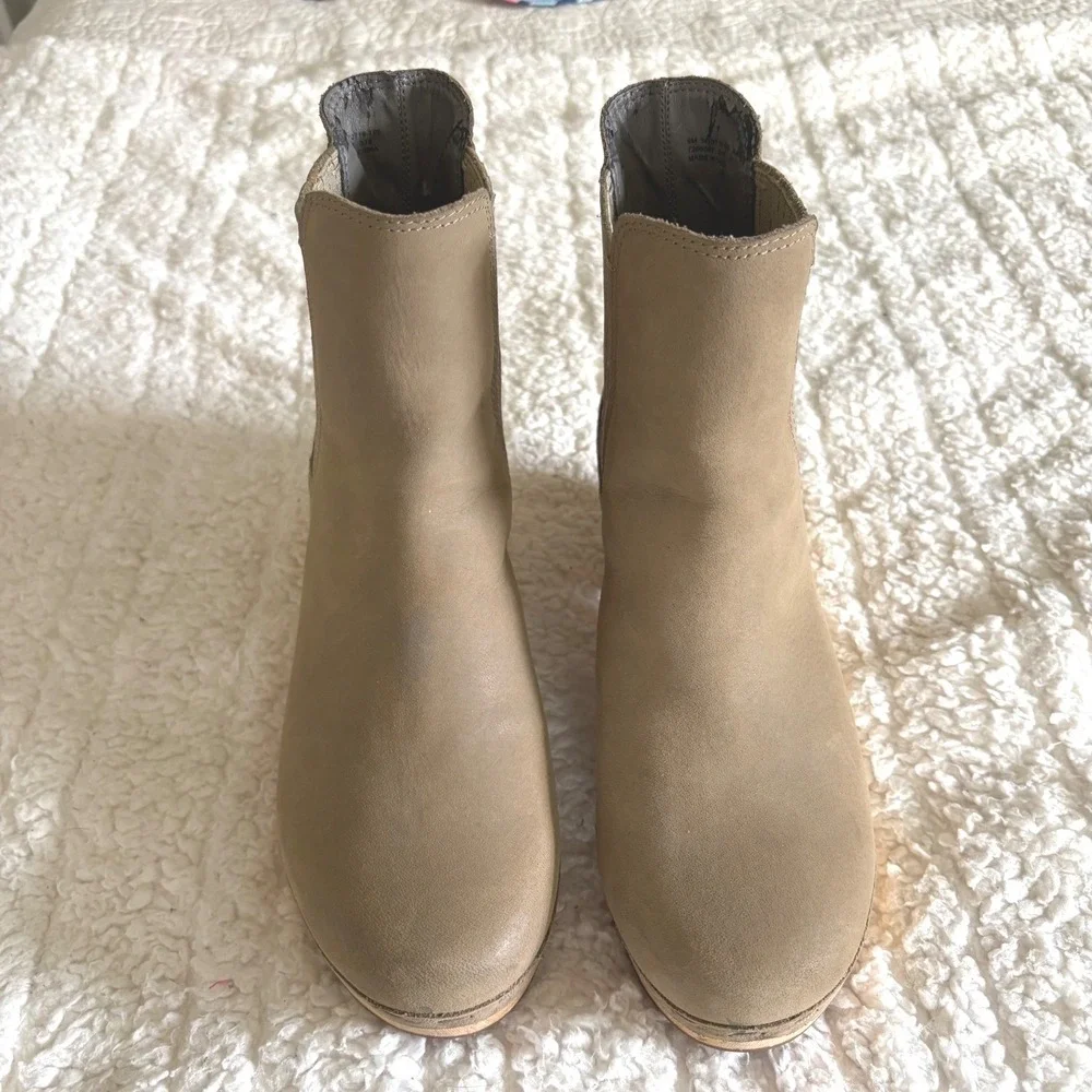 Frye‎ and Co Odessa Boot Womens Taupe Leather Clog Chelsea Boots Wood Heel 9M